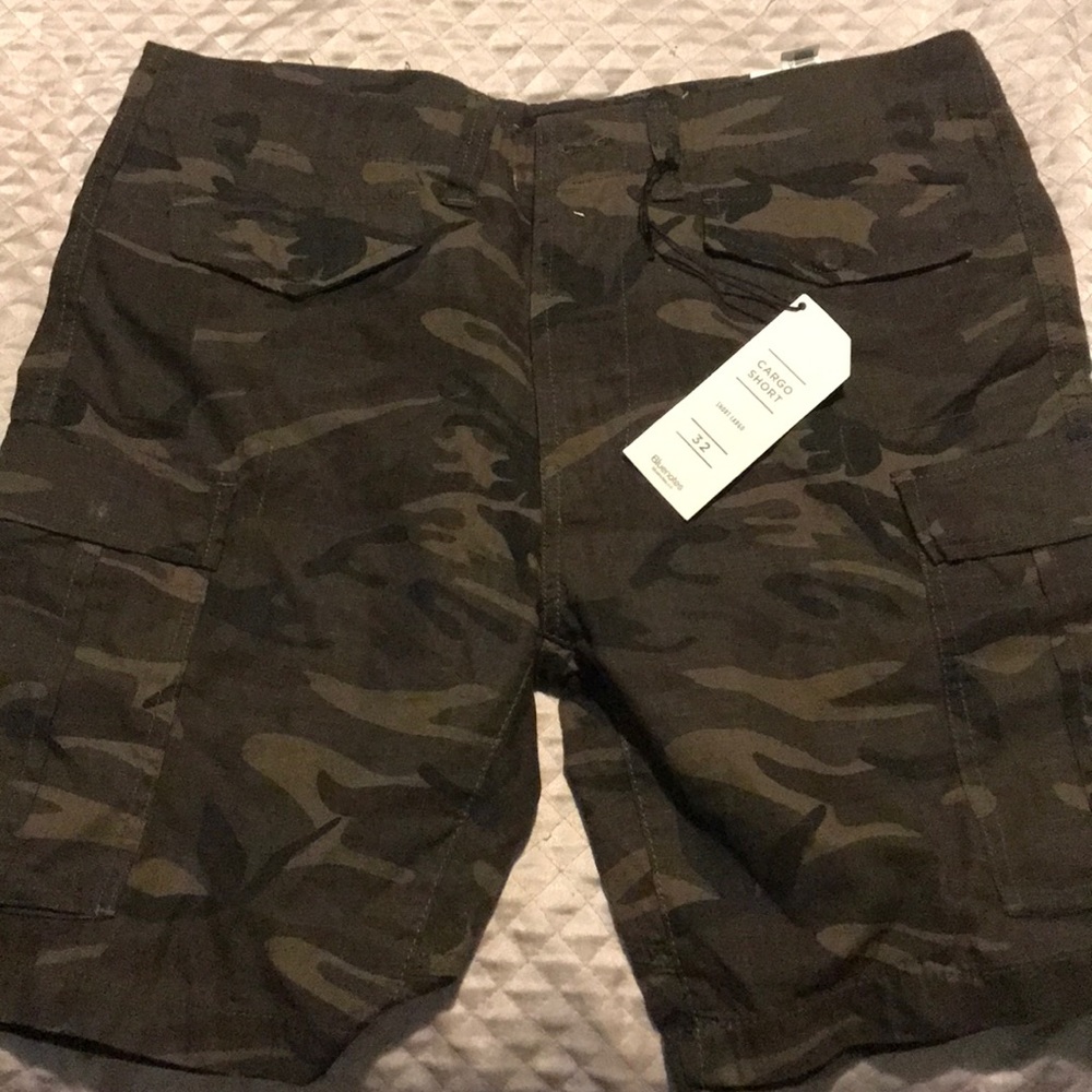 Men’s cargo shorts